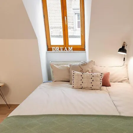 Apartment Lexapartments Altstadt Zentral Am Rathaus *